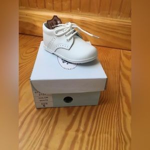 L’Amour Toddler Shoes Size 6 James, NIB